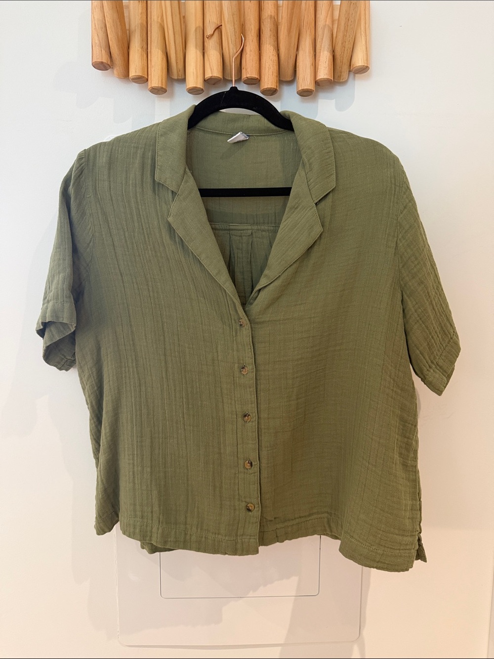 Old Navy Olive Green Short-Sleeve Button-Down Top